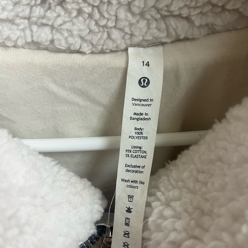 Lululemon puff jacket - Picture 2 of 2
